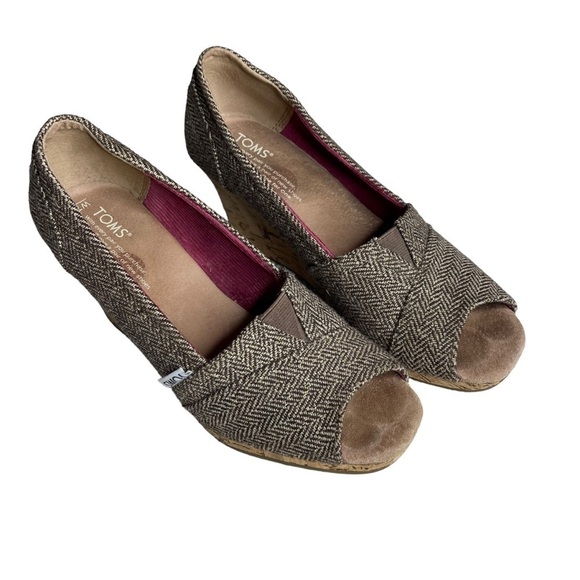 TOMS 7 Peep Toe‎ WEDGE Shoes Sandals Brown Tweed Gold HERRINGBONE Cork Heel - Picture 1 of 5